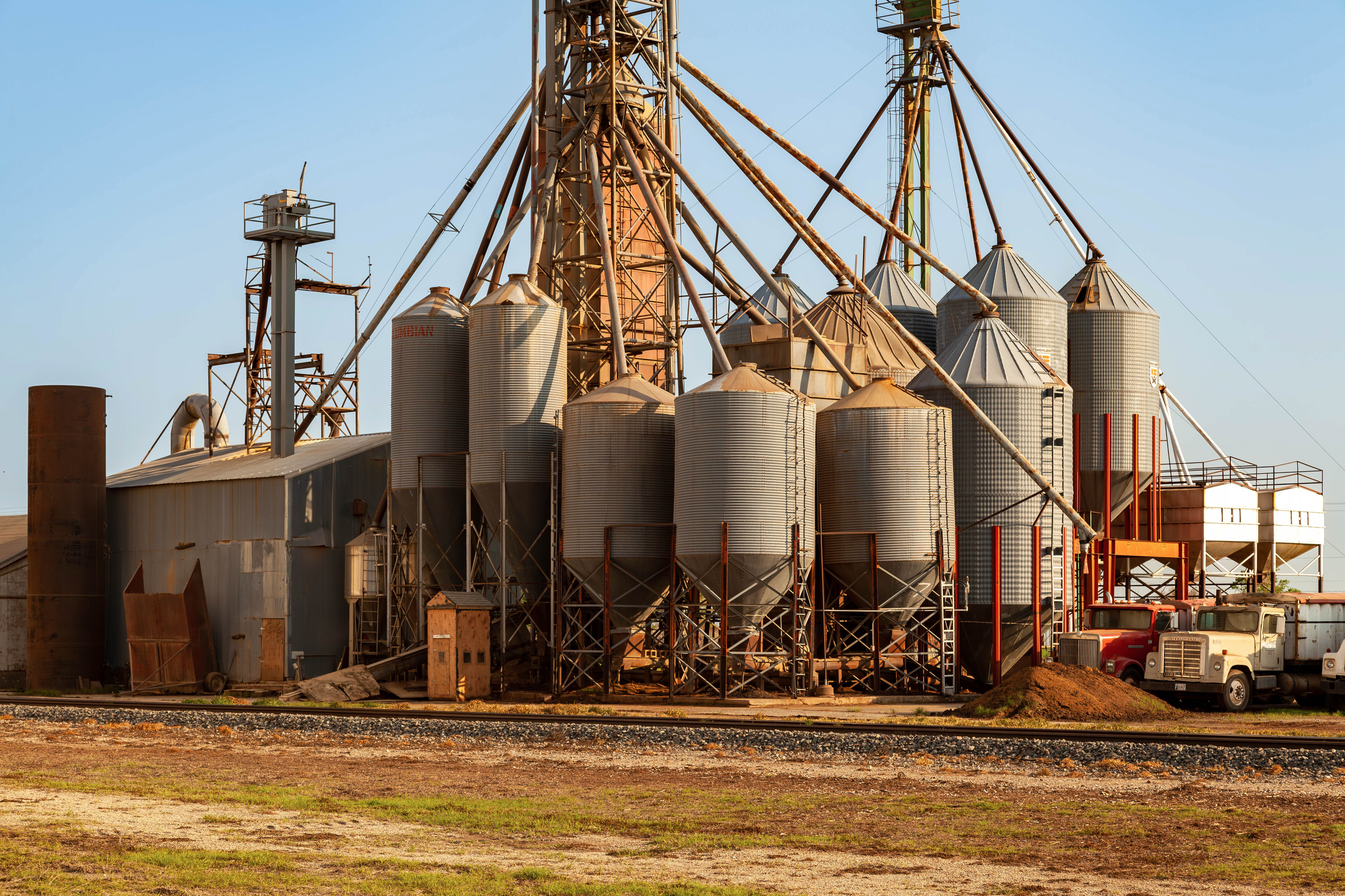 From Varieties to Commodities